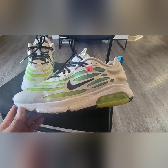 MENS NIKE AIR MAX EXOSENSE SE CV3016 100 SIZE 9 man's - Picture 6 of 10